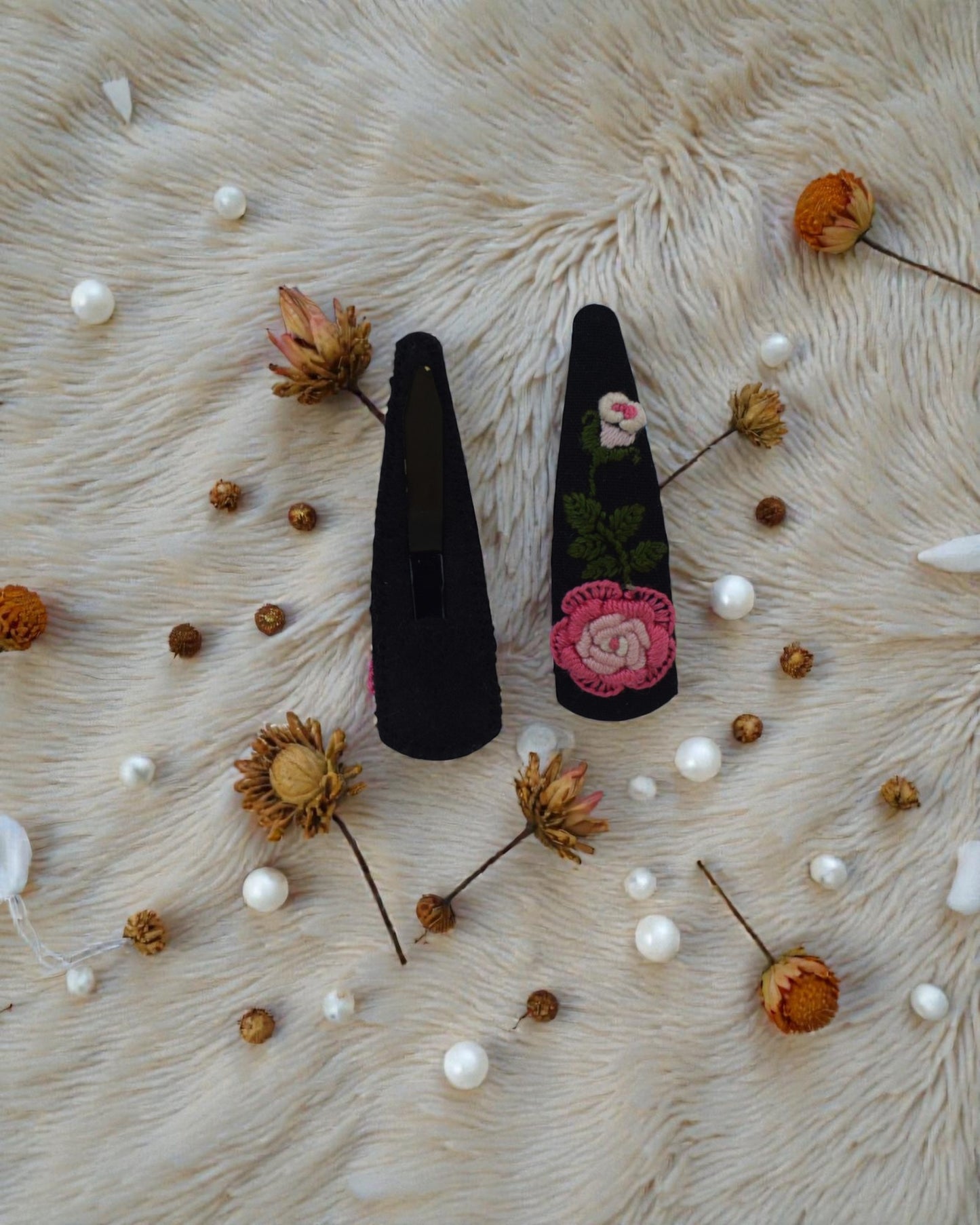 Rosette Whisper Clips