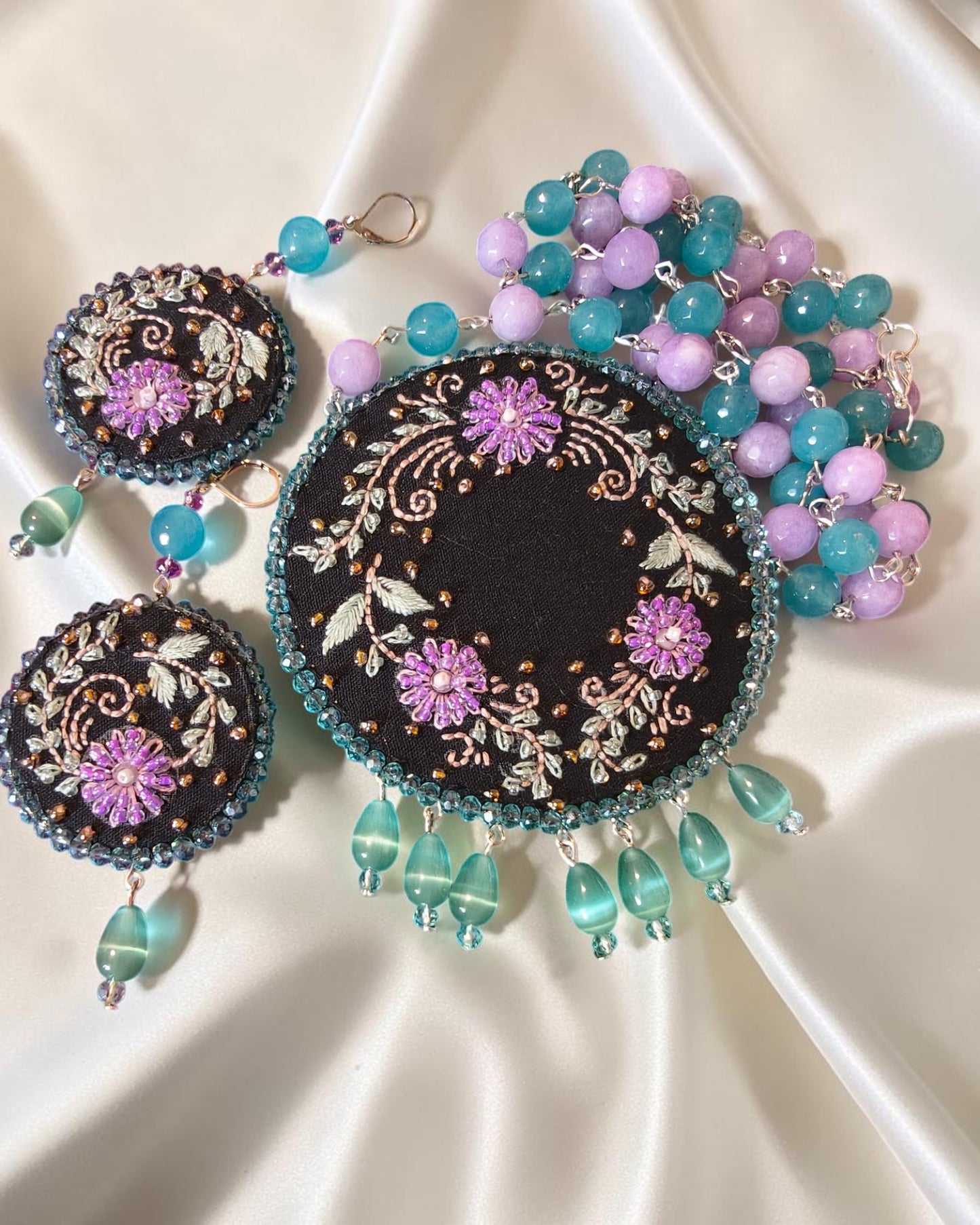 Nishira Long Necklace Set